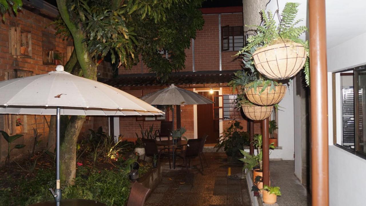 El Jardin De La 10 Hotel Medellin Exterior photo